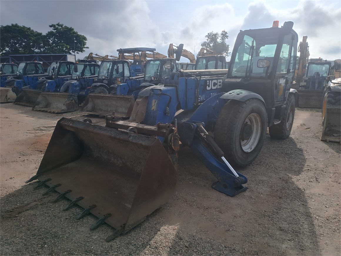 B-7863 RT Telescopic Forklift 535-125