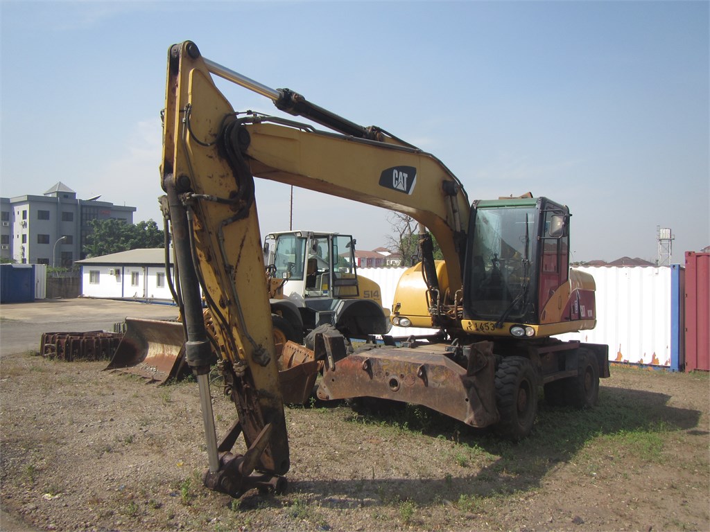 R-1453 Mobile Excavator M318D