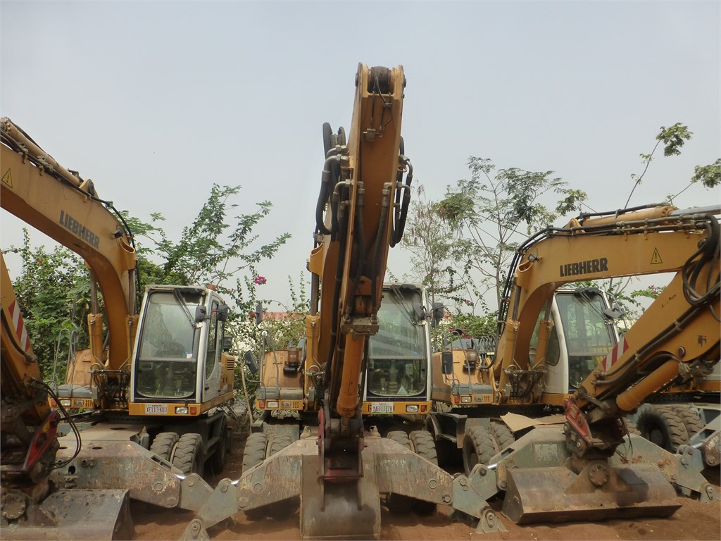 R-1570 EM Wheel Excavator A904C 1.1m³ SWE