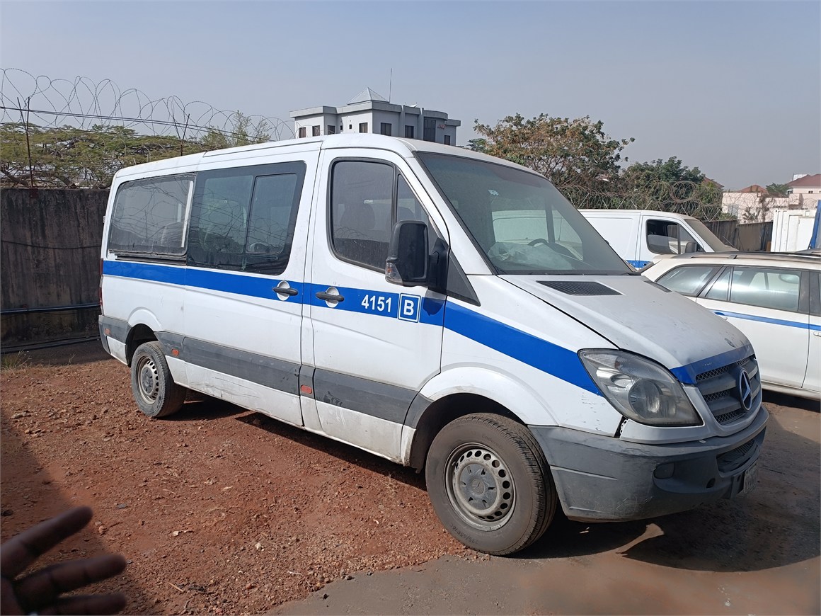 U-4151 Small Bus Sprinter 309