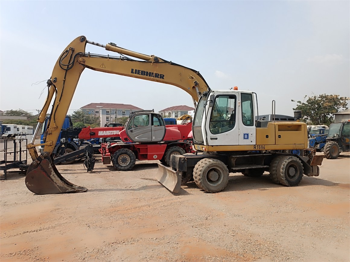 R-1694 EM Wheel Excavator A904C 1.1m³
