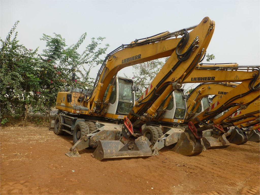 R-1565 EM Wheel Excavator A904C 1.1m³ SWE