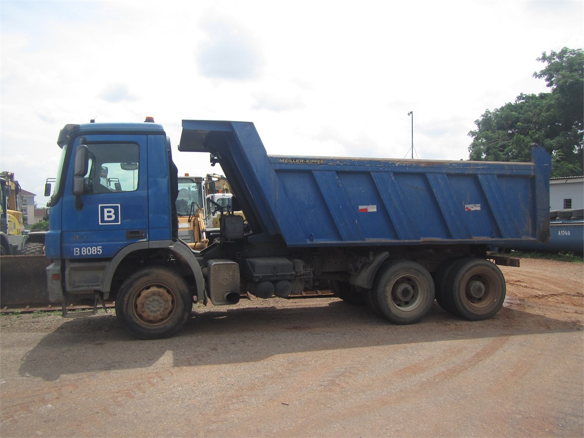 B-8085 Truck Rear Tipper 14m³ 3331 6x4