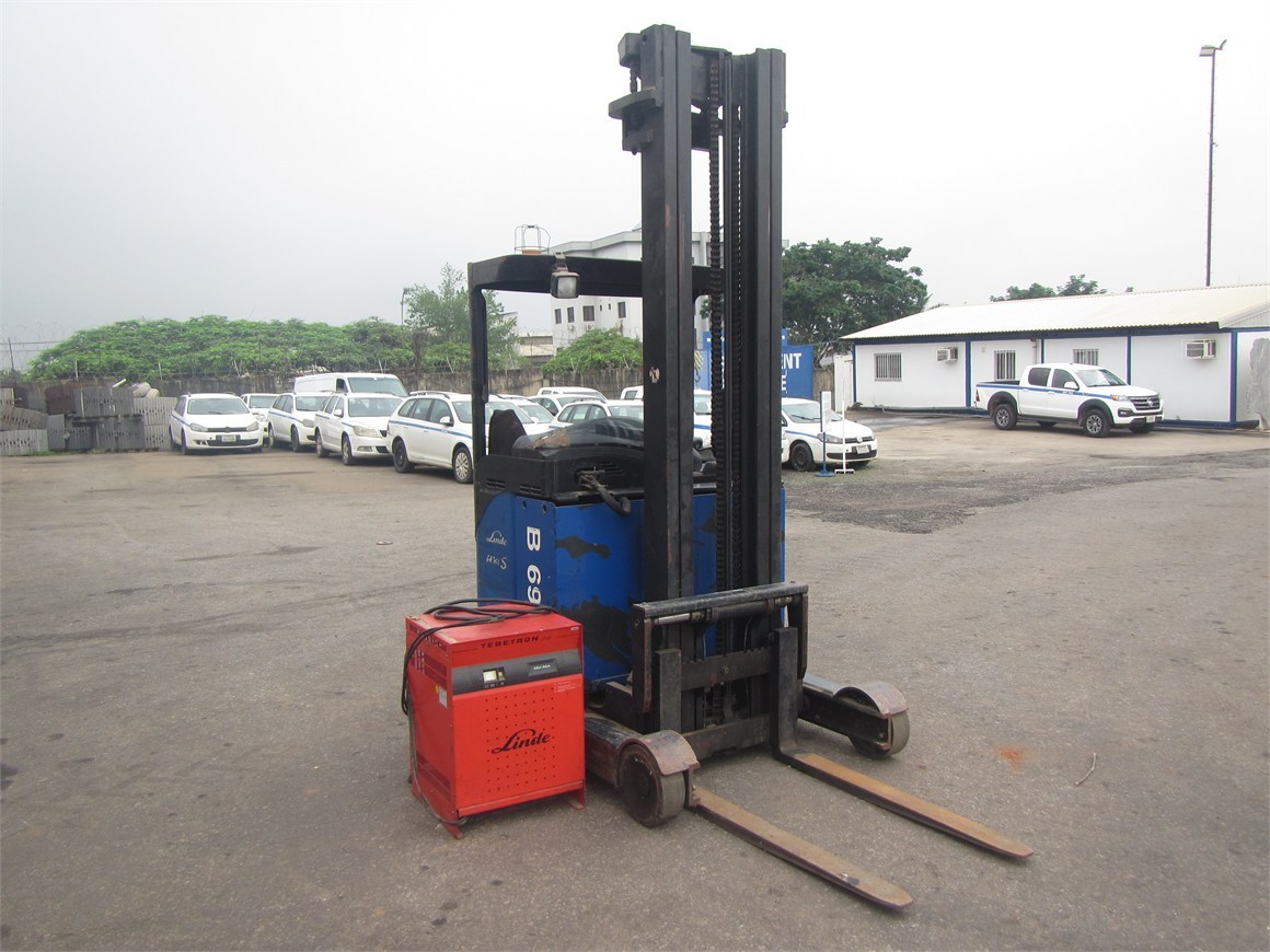 B-6992 Warehouse Electrical Side Forklift R14