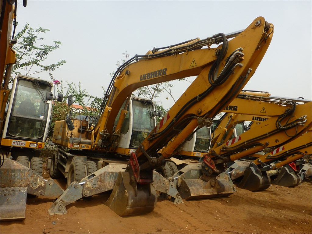 R-1570 EM Wheel Excavator A904C 1.1m³ SWE