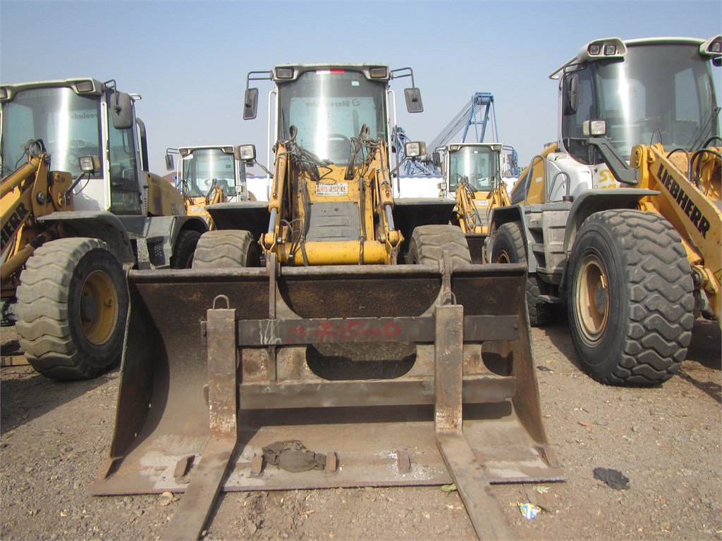 B-7840 EM Tool Carrier L514 1.4m³ & Fork B-7840 EM Tool Carrier L514 1.4m³ & Fork
