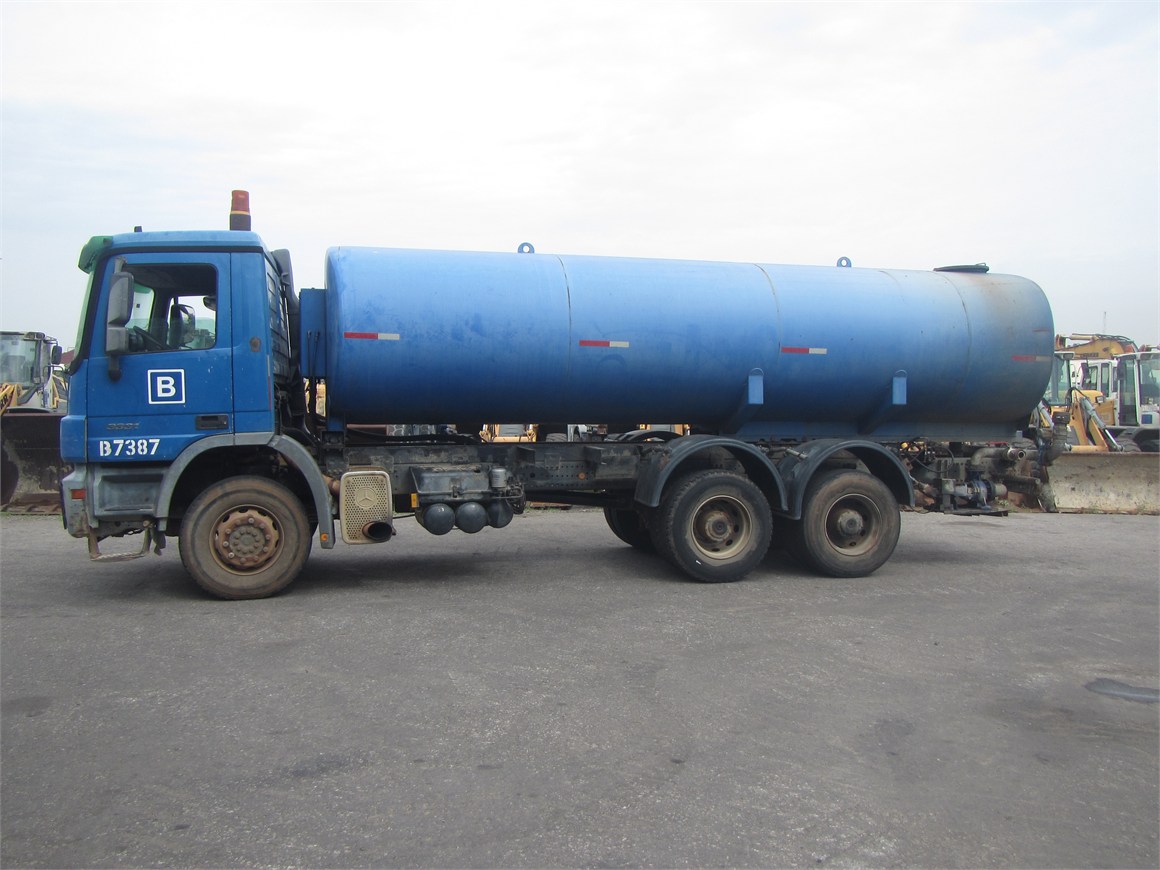 B-7387 Truck Water Tanker 23m³ 3331 6x4