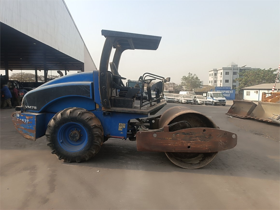 C-2537 EM Push-Type Vibration Roller Smooth 7,5to. VM75D