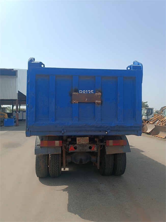 B-8135 Truck Rear Tipper 14m³ 3331 6x4