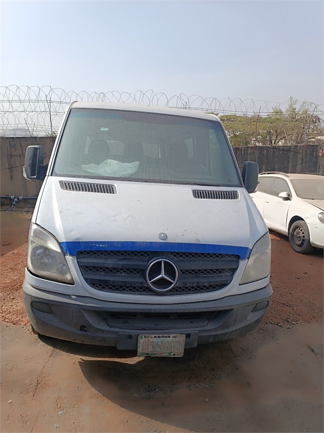 U-4151 Small Bus Sprinter 309