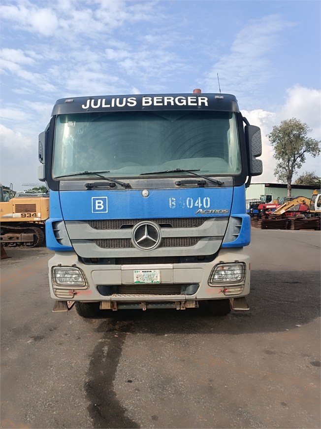 B-8040 Truck Tractor Semi-Trailer 3340 6x4