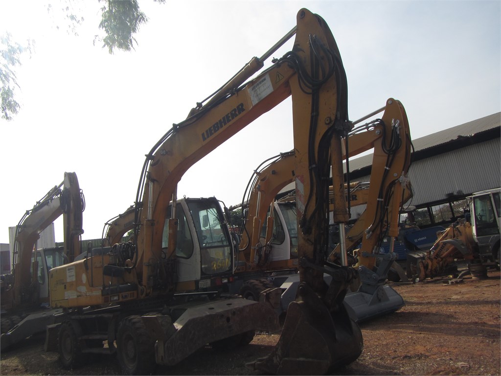 R-1562 EM Wheel Excavator A904C 1.1m³