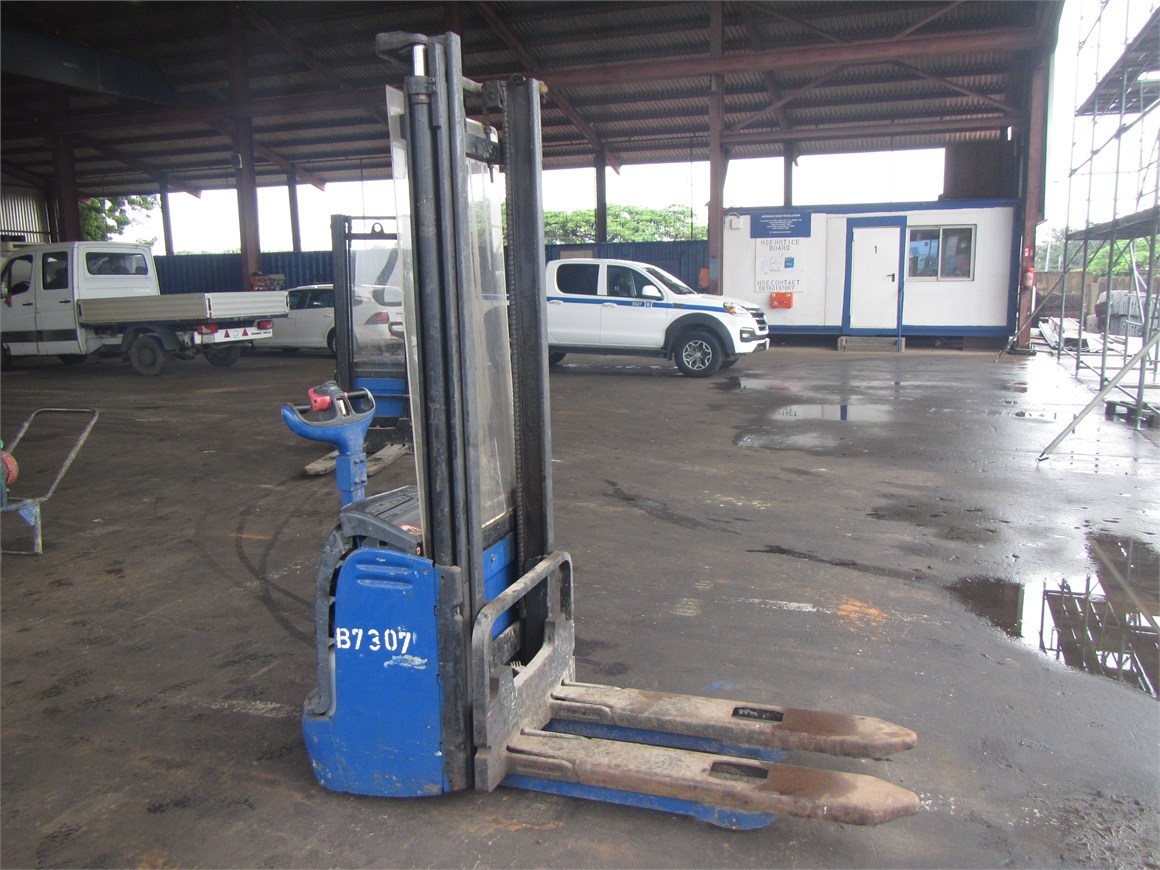 B-7307 Warehouse Electrical Towbar Forklift L12