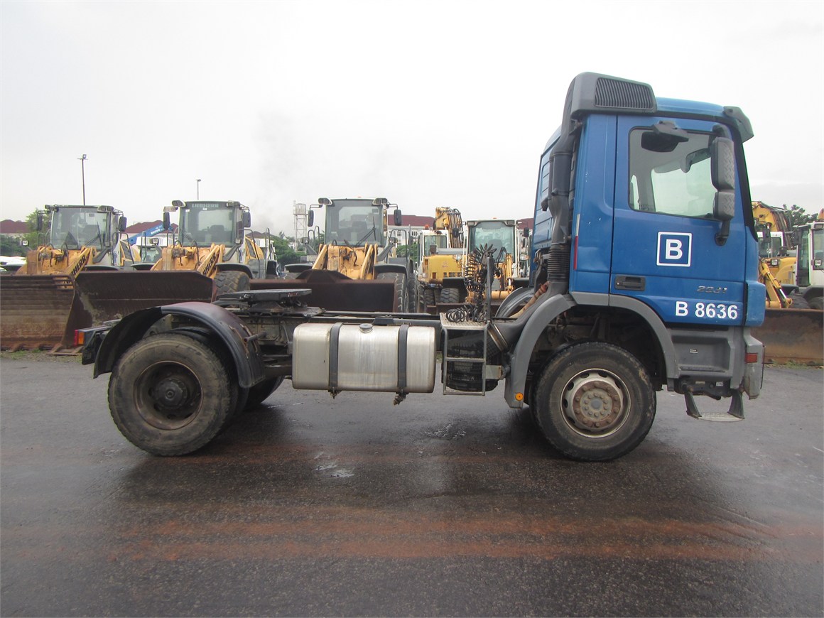 B-8636 Truck Tractor Semi-Trailer 2031 4x2