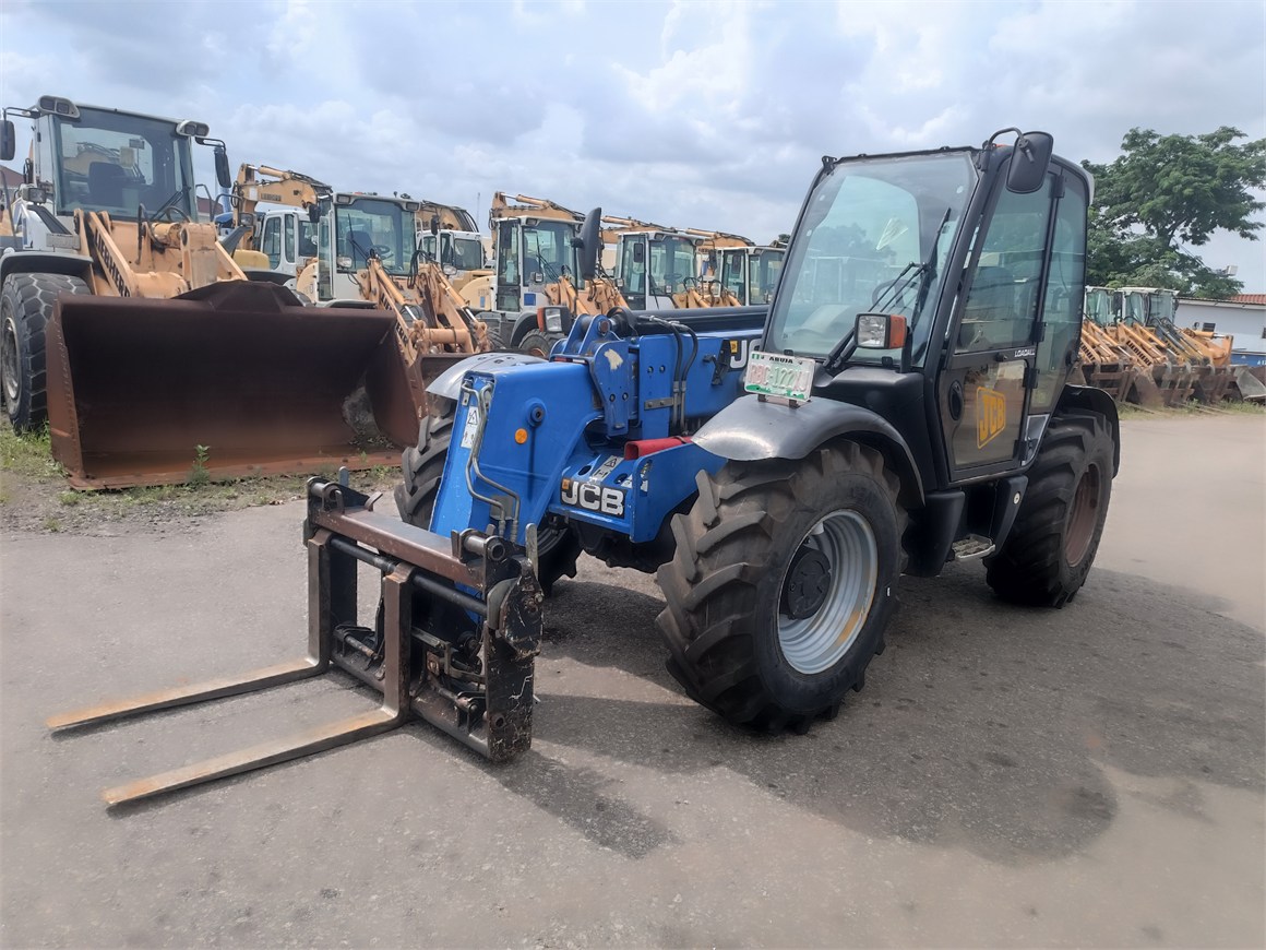 B-7846 RT Telescopic Forklift 535-95