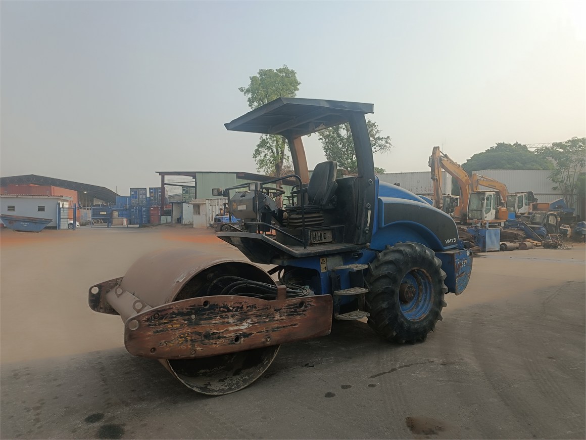 C-2537 EM Push-Type Vibration Roller Smooth 7,5to. VM75D