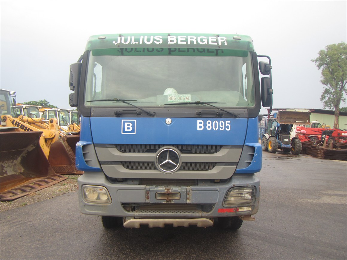 B-8095 Truck Rear Tipper 14m³ 3331 6x4