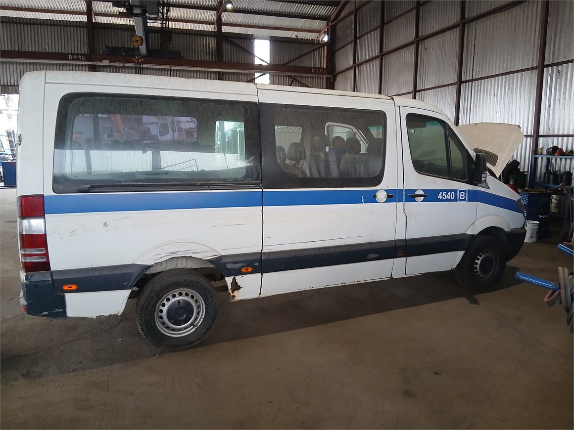 U-4540 Small Bus Sprinter 309