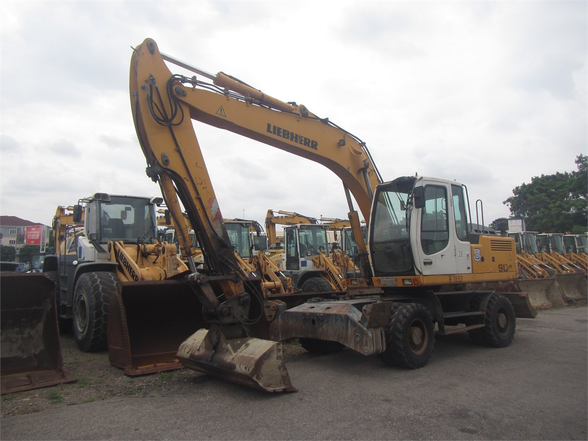 R-1652 EM Wheel Excavator A904C 1.1m³