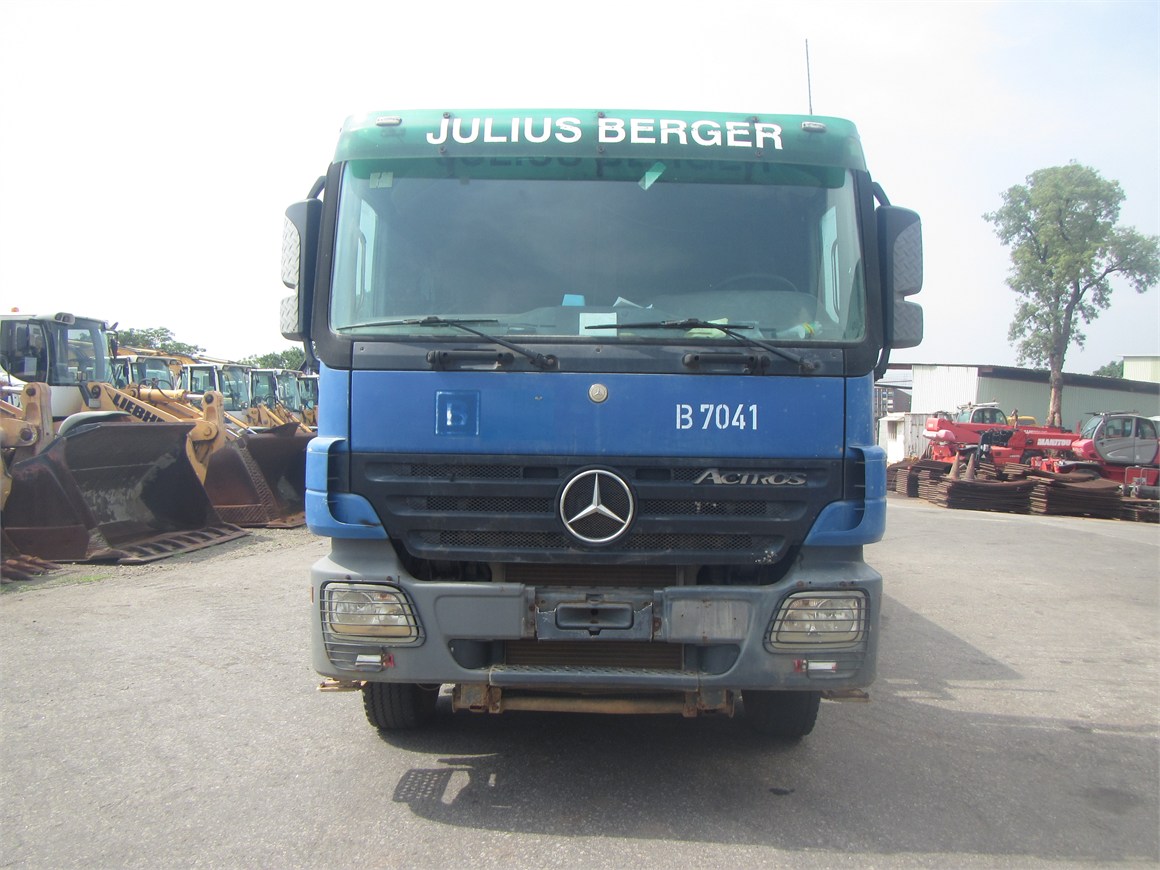 B-7041 Truck Diesel Tanker 12m³ 2031 4x2