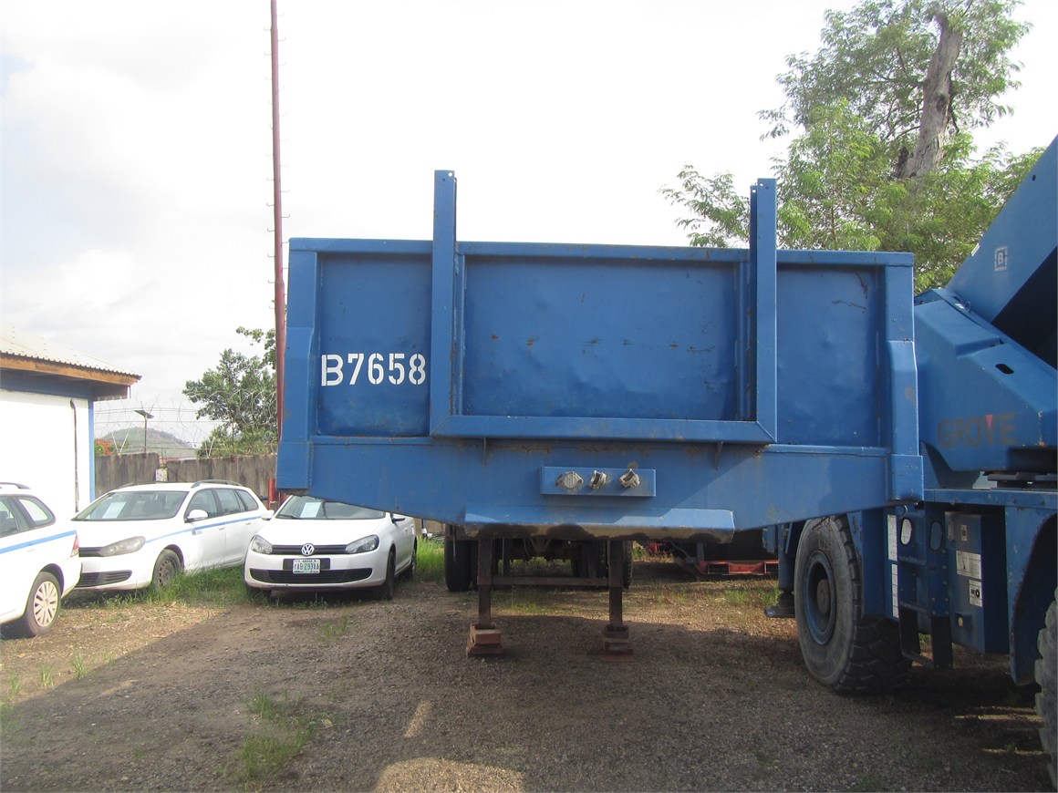 B-7658 Semi-Trailer Flatbed 32to. SPL32