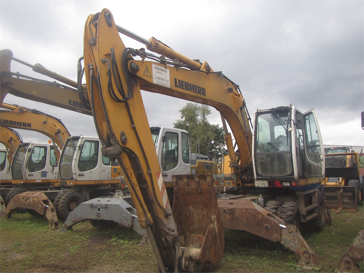 R-1562 EM Wheel Excavator A904C 1.1m³