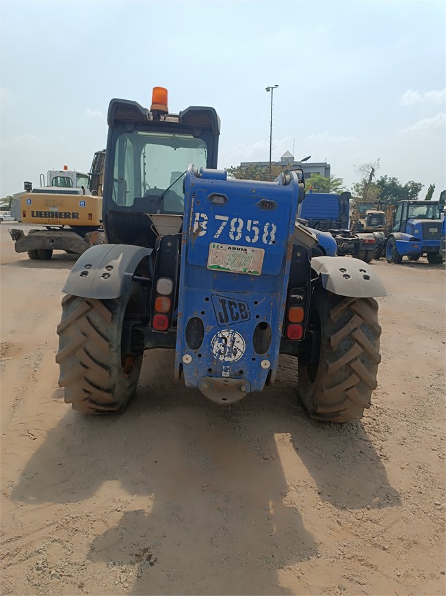 B-7858 RT Telescopic Forklift 535-95