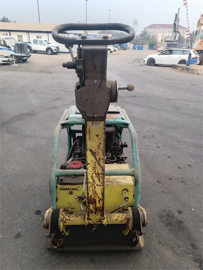 C-2743 EM Vibrating Plate Compactor 620kg AVH7010