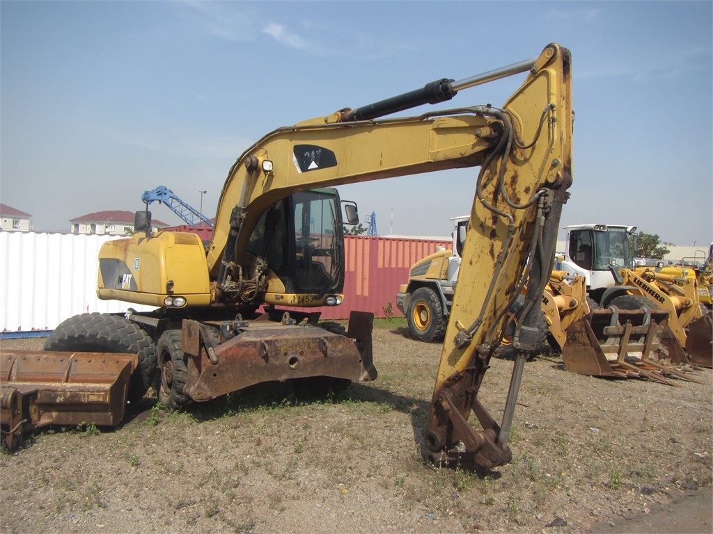 R-1453 Mobile Excavator M318D