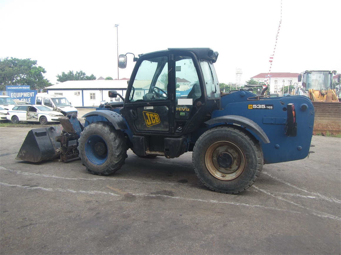 B-7866 RT Telescopic Forklift 535-125