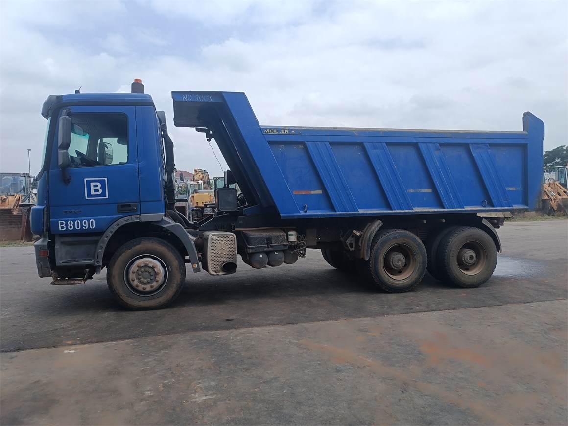 B-8090 Truck Rear Tipper 14m³ 3331 6x4