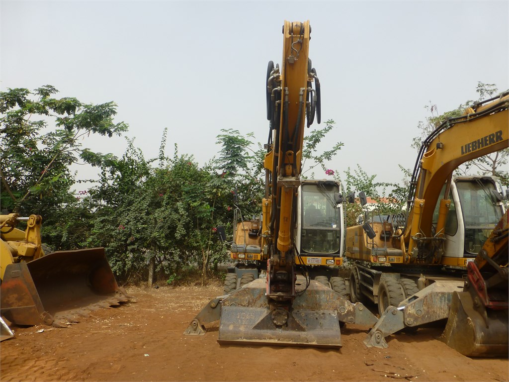 R-1565 EM Wheel Excavator A904C 1.1m³ SWE