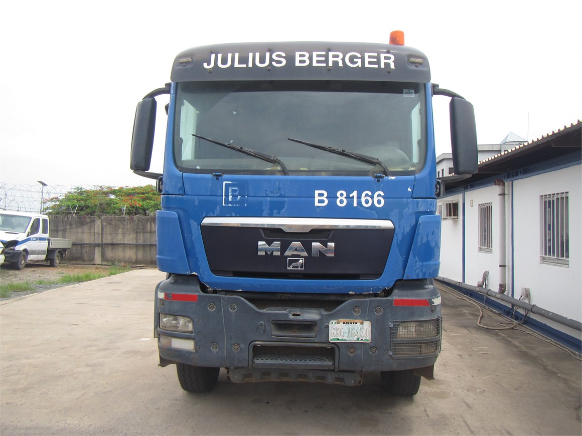 B-8166 Truck Tractor Semi-Trailer 33.480 6x4