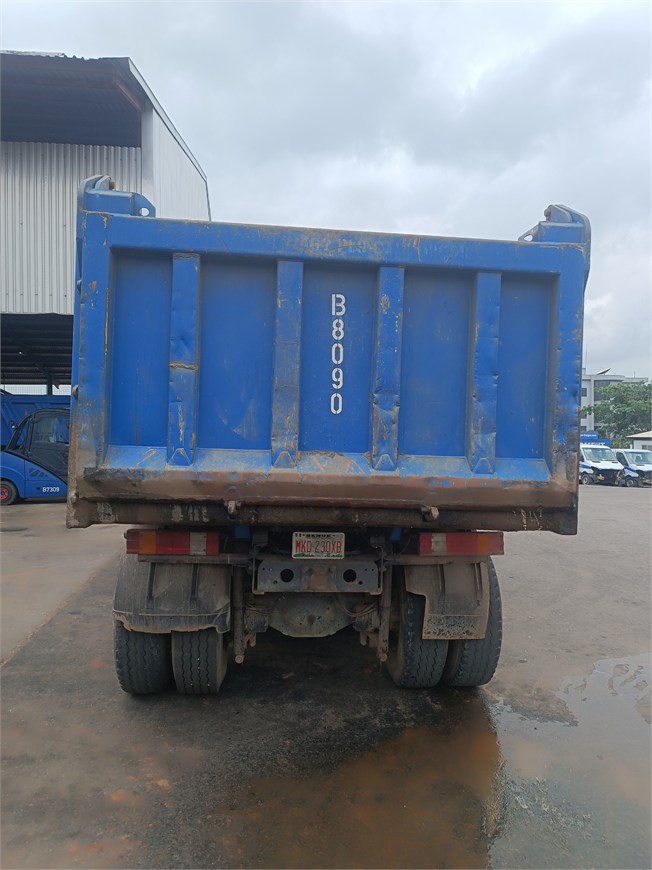B-8090 Truck Rear Tipper 14m³ 3331 6x4