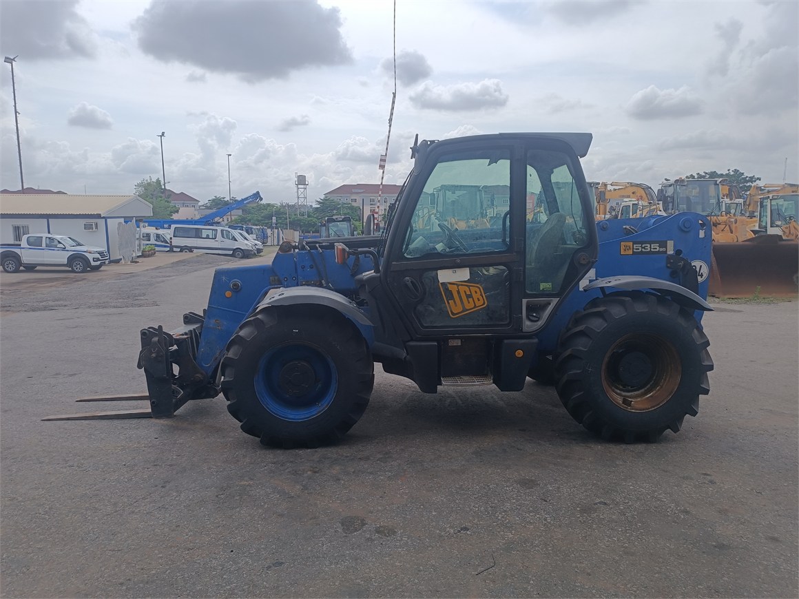 B-7860 RT Telescopic Forklift 535-95