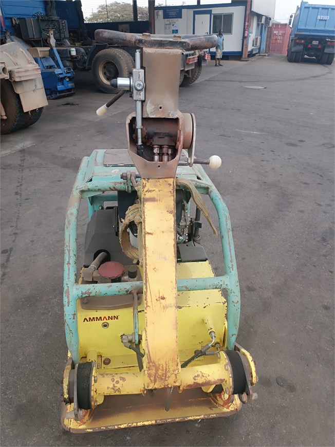 C-2628 EM Vibrating Plate Compactor 620kg AVH7010