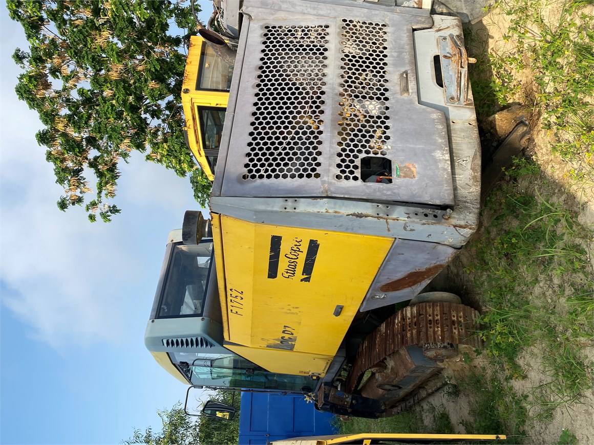 F-1752 Crawler Drilling Machine D7-11/RHS