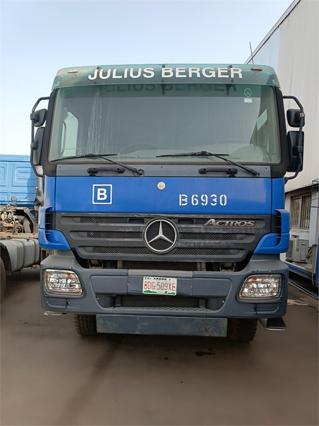 B-6930 Truck Diesel Tanker 12m³ 2031 4x4