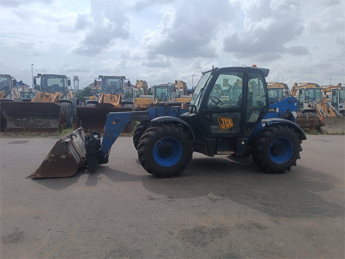 B-7351 RT Telescopic Forklift 535-95