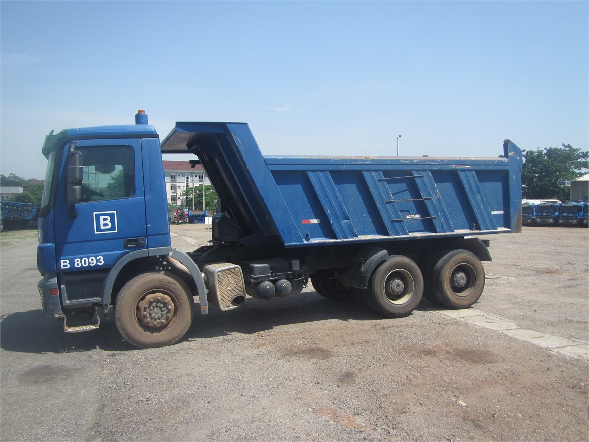 B-8093 Truck Rear Tipper 14m³ 3331 6x4