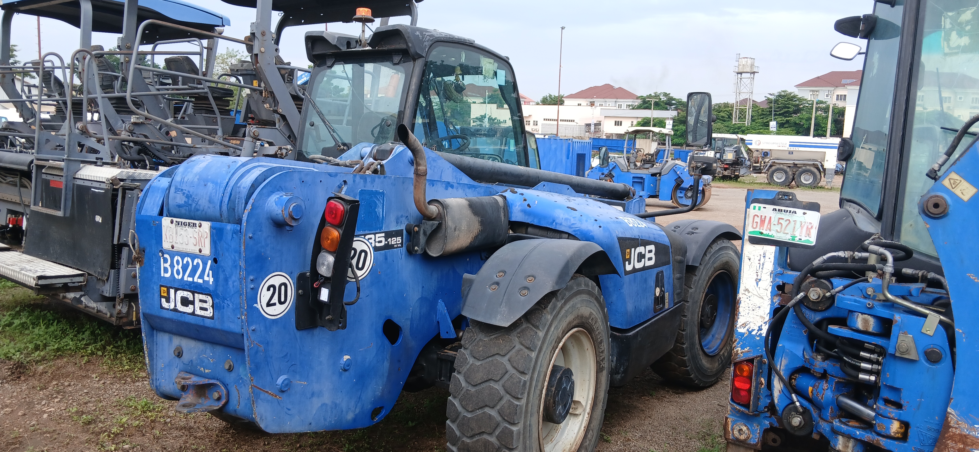B-8224 RT Telescopic Forklift 535-125