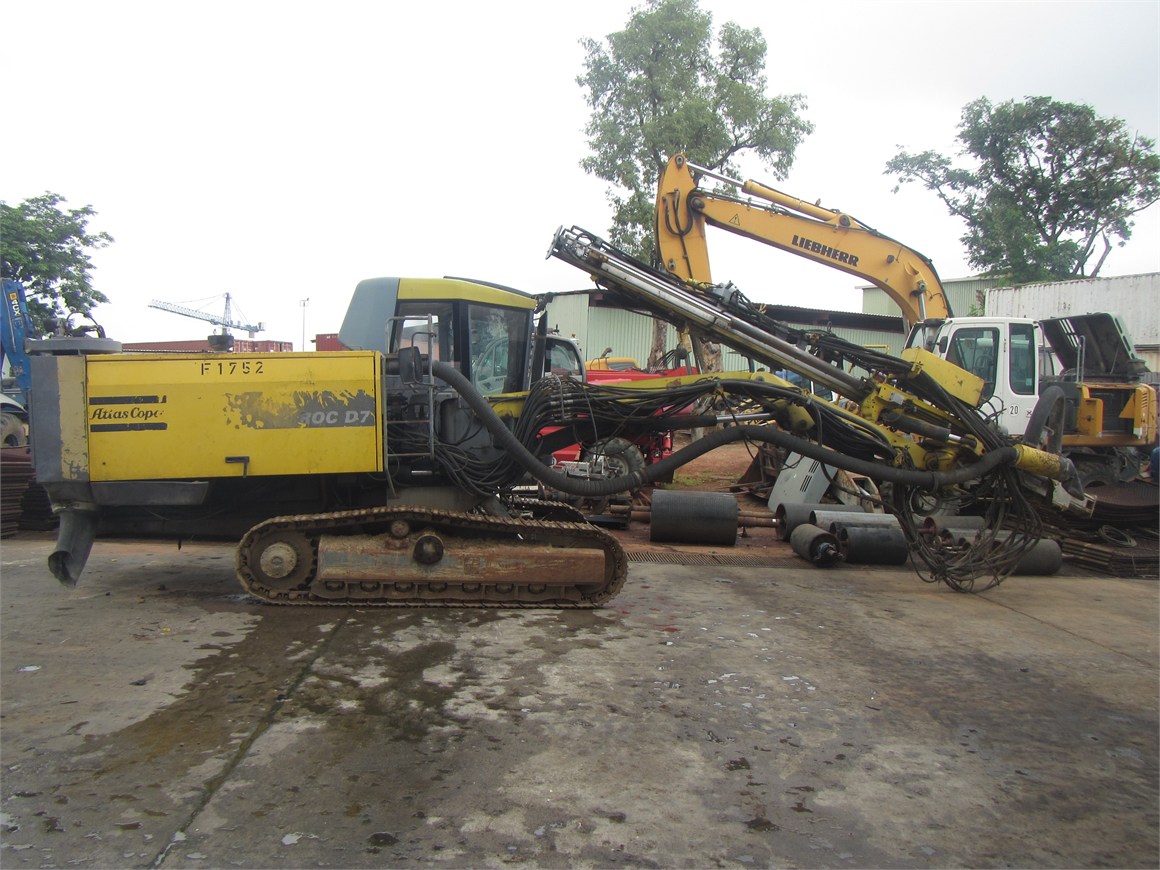F-1752 Crawler Drilling Machine D7-11/RHS
