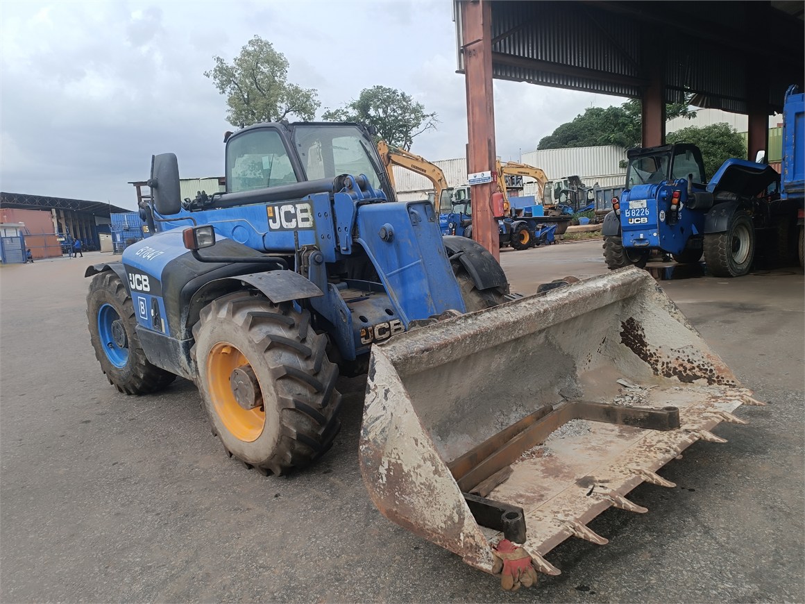 B-7847 RT Telescopic Forklift 535-95