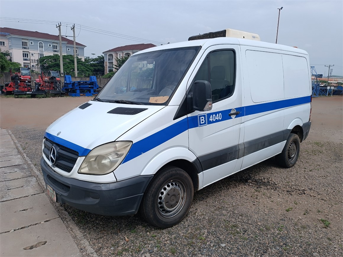 U-4040 Cargo Van Sprinter 309