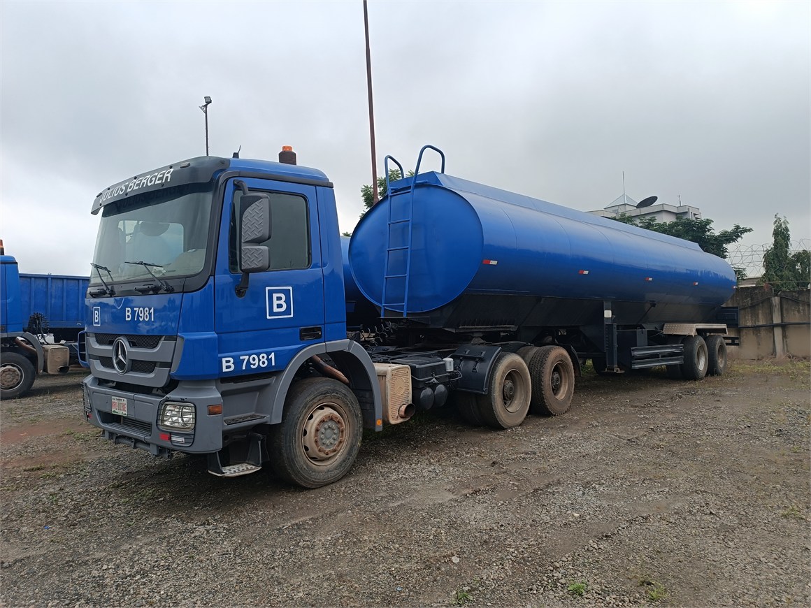 B-7981 Truck Tractor Semi-Trailer 3340 6x4