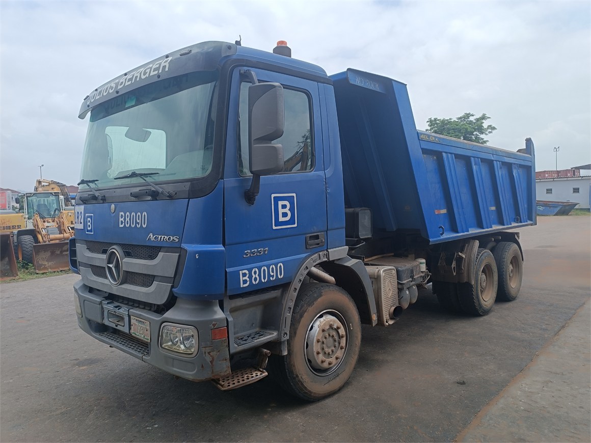 B-8090 Truck Rear Tipper 14m³ 3331 6x4