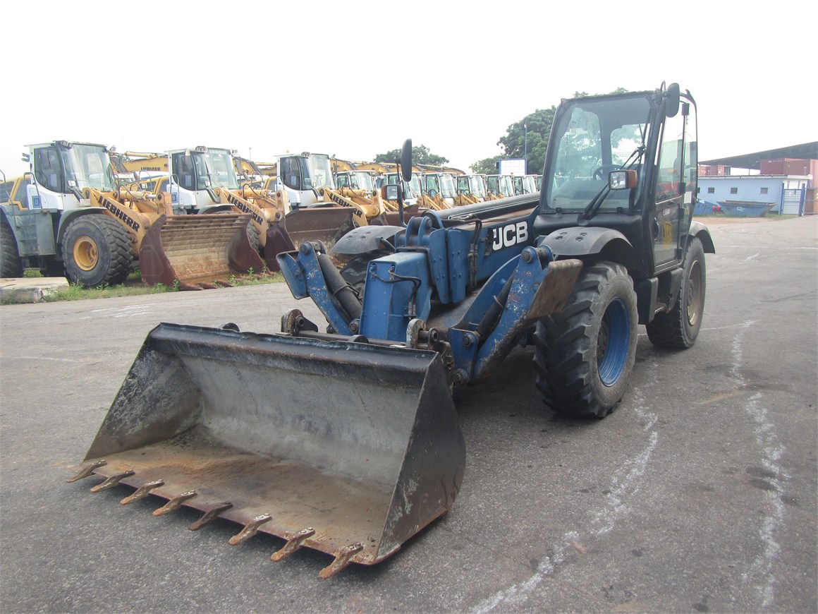 B-7866 RT Telescopic Forklift 535-125