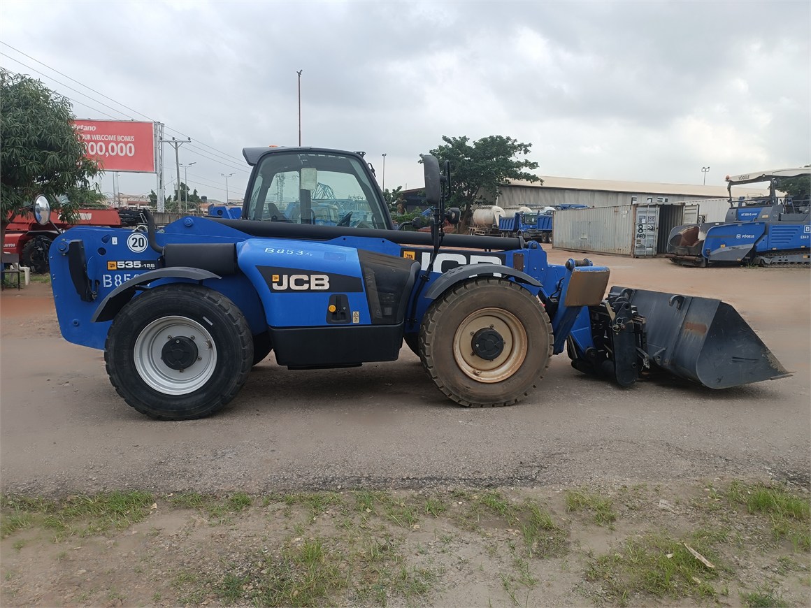 B-8534 RT Telescopic Forklift 535-125