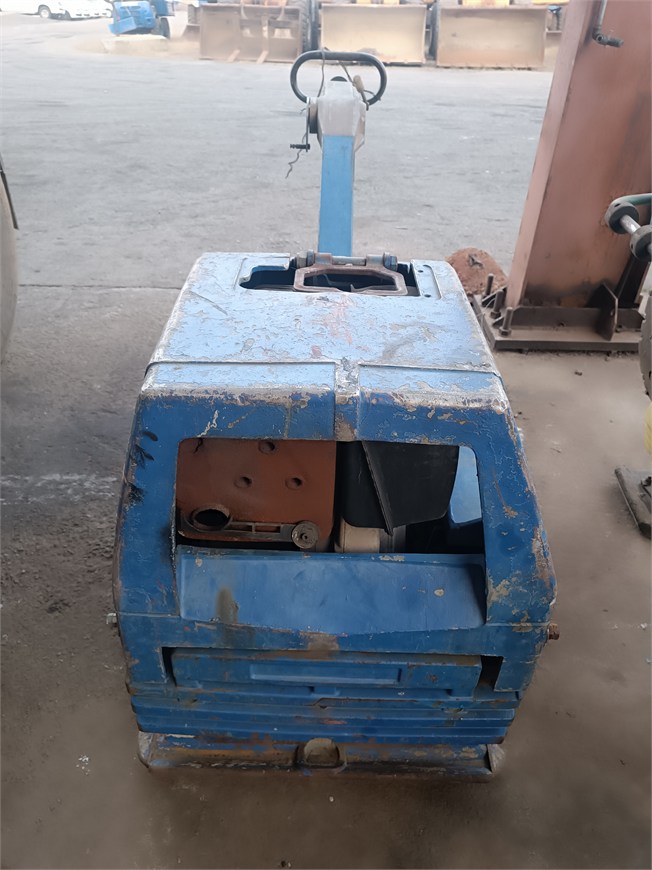 C-2811 EM Vibrating Plate Compactor 680kg APH100-20