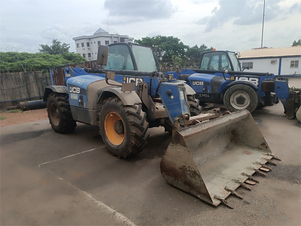 B-7845 RT Telescopic Forklift 535-95